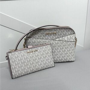 Michael Kors Wallet & Purse